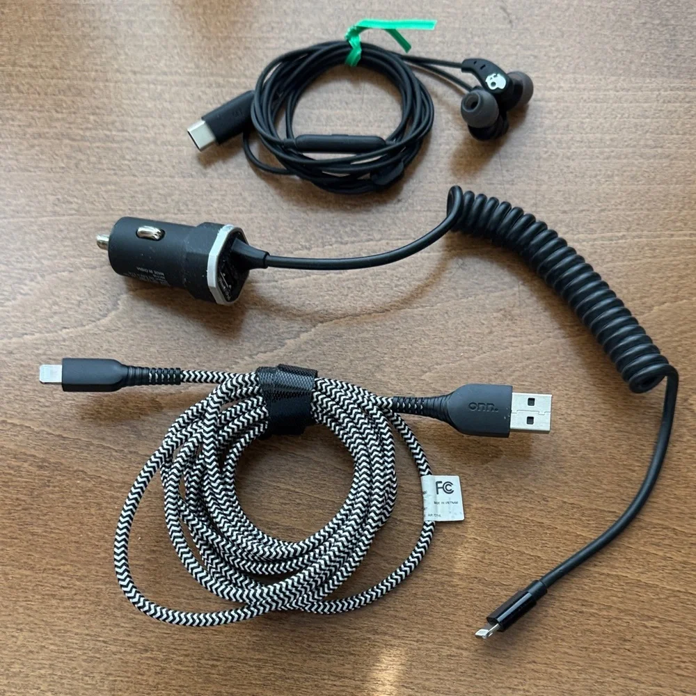 (3) iPhone Car/Charger Cables/Earbuds in Black